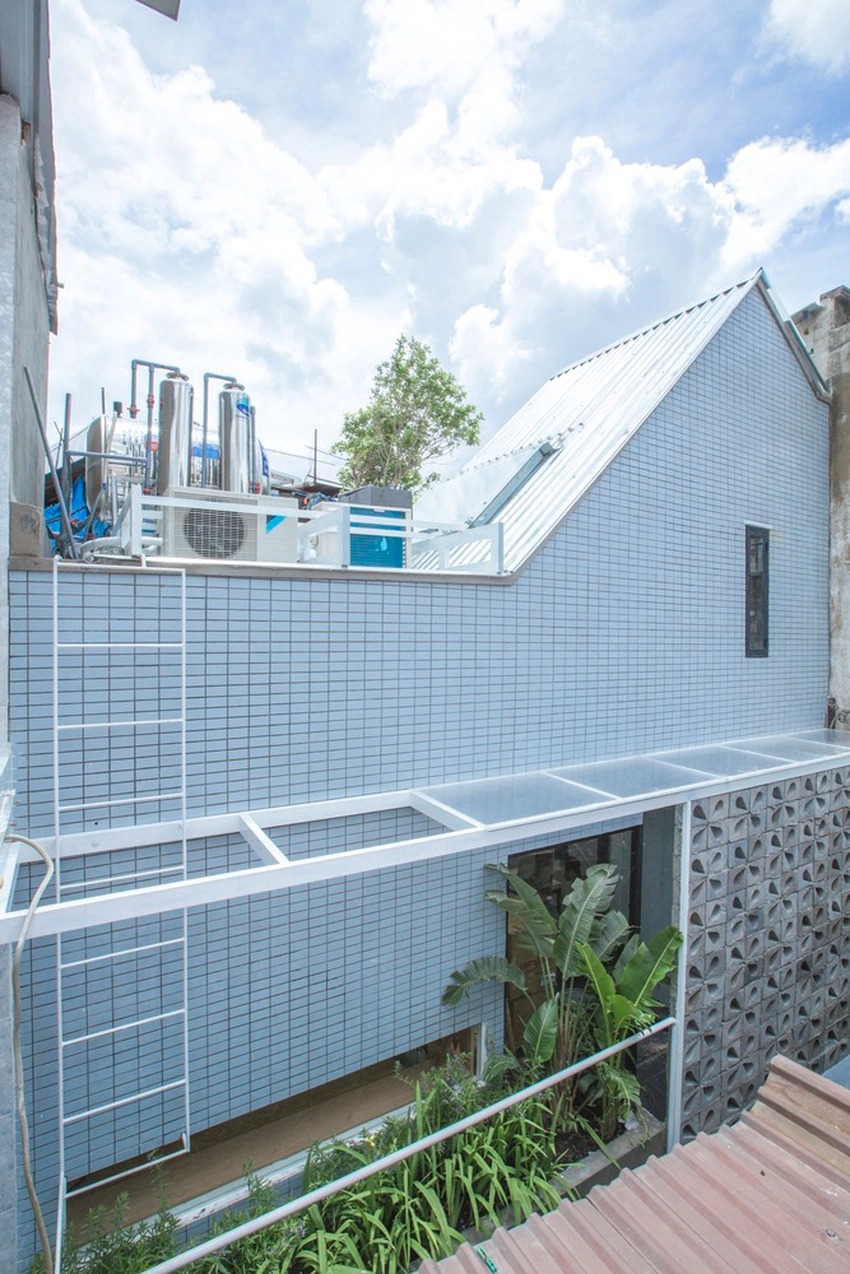 Nhà "tí hon" chỉ 16m2 của ᴠợ chồng trẻ Sài Gòn được báo Tây khen hết lời: Tưởng chật hẹp, tù túng hóa ra lại thông thoáng, tiện nghi nhờ 1 điểm