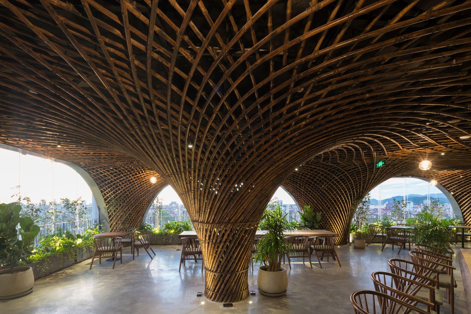 Nocenco café- Quán cà phê “tre” độc đáo ở thành phố Vinh, Nghệ An
